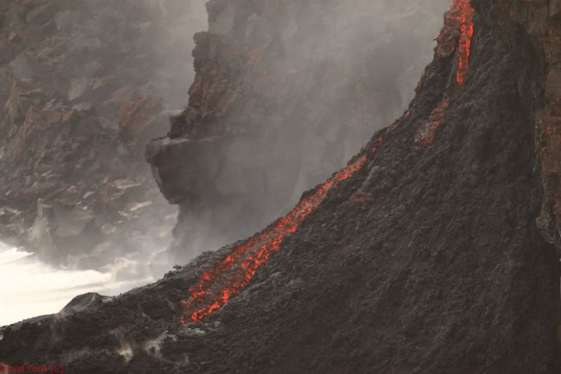 Illustration for article titled Lava Spilling Over a Cliff Looks Like Hot Candy